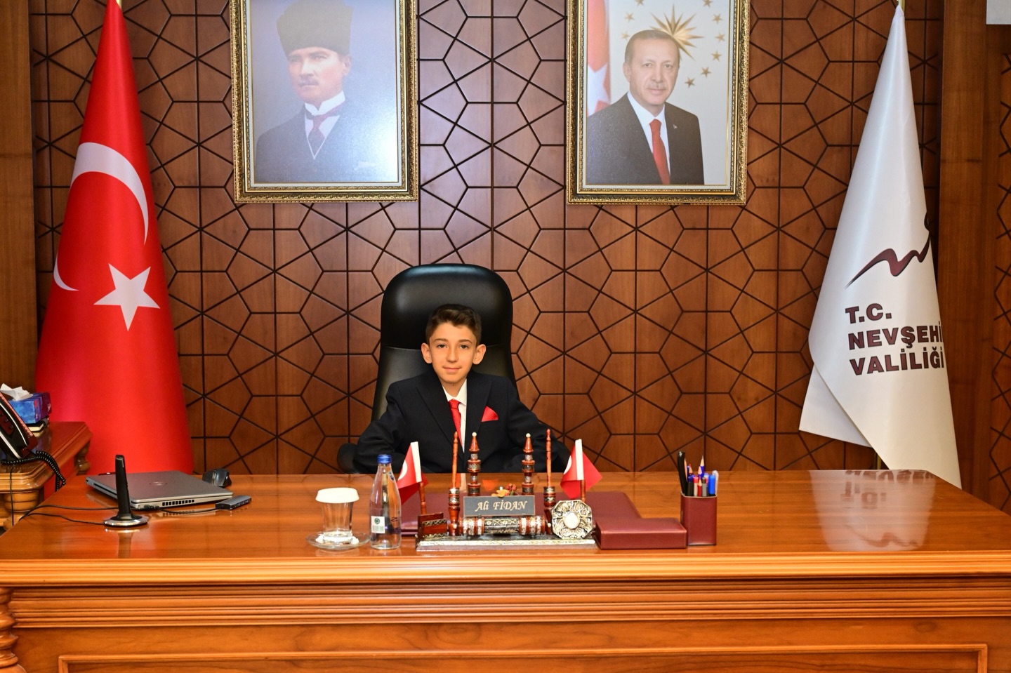 Minik öğrenci bir günlüğüne Nevşehir Valisi oldu