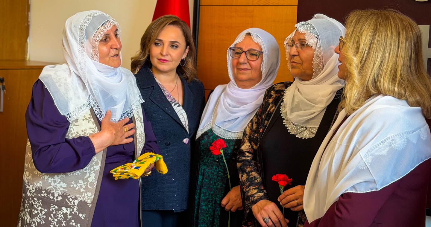 Prof. Dr. Filiz Kılıç’tan anlamlı hediye