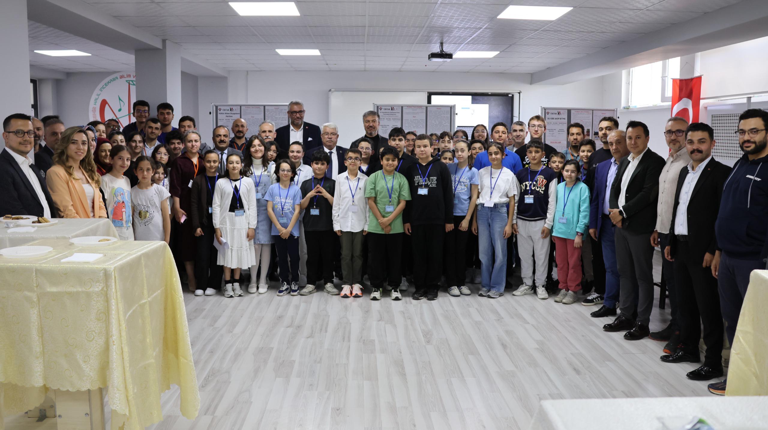 TÜBİTAK 4006 Bilim Fuarı heyecanı yaşanıyor