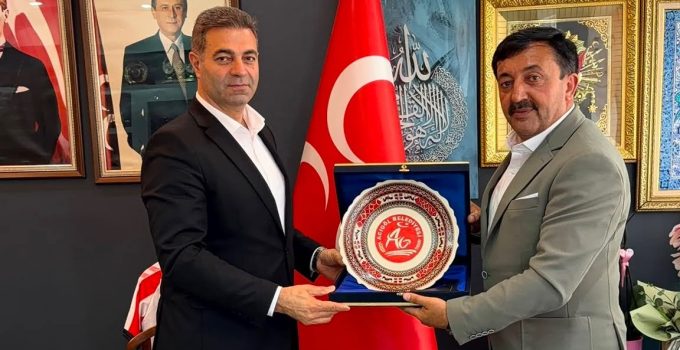 Başkan Eroğlu’ndan MHP Sultangazi teşkilatına ziyaret