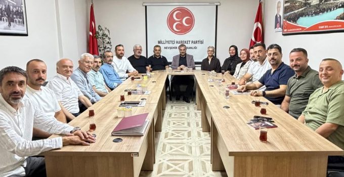 MHP yönetimi güç gösterisi yaptı