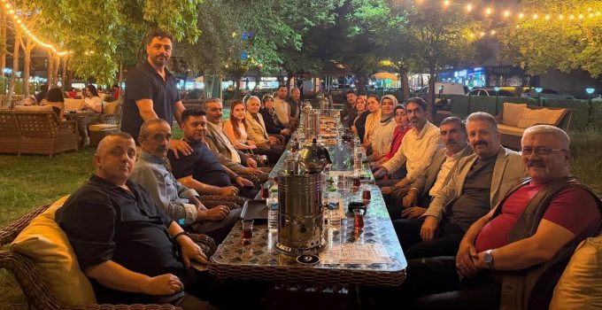 Açık alanda semaverde çay keyfi burada bir başka!