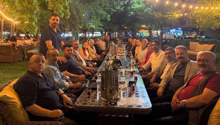 Açık alanda semaverde çay keyfi burada bir başka!