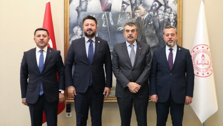Rasim Arı ve Milletvekilleri, Bakan Yusuf Tekin ile görüştü