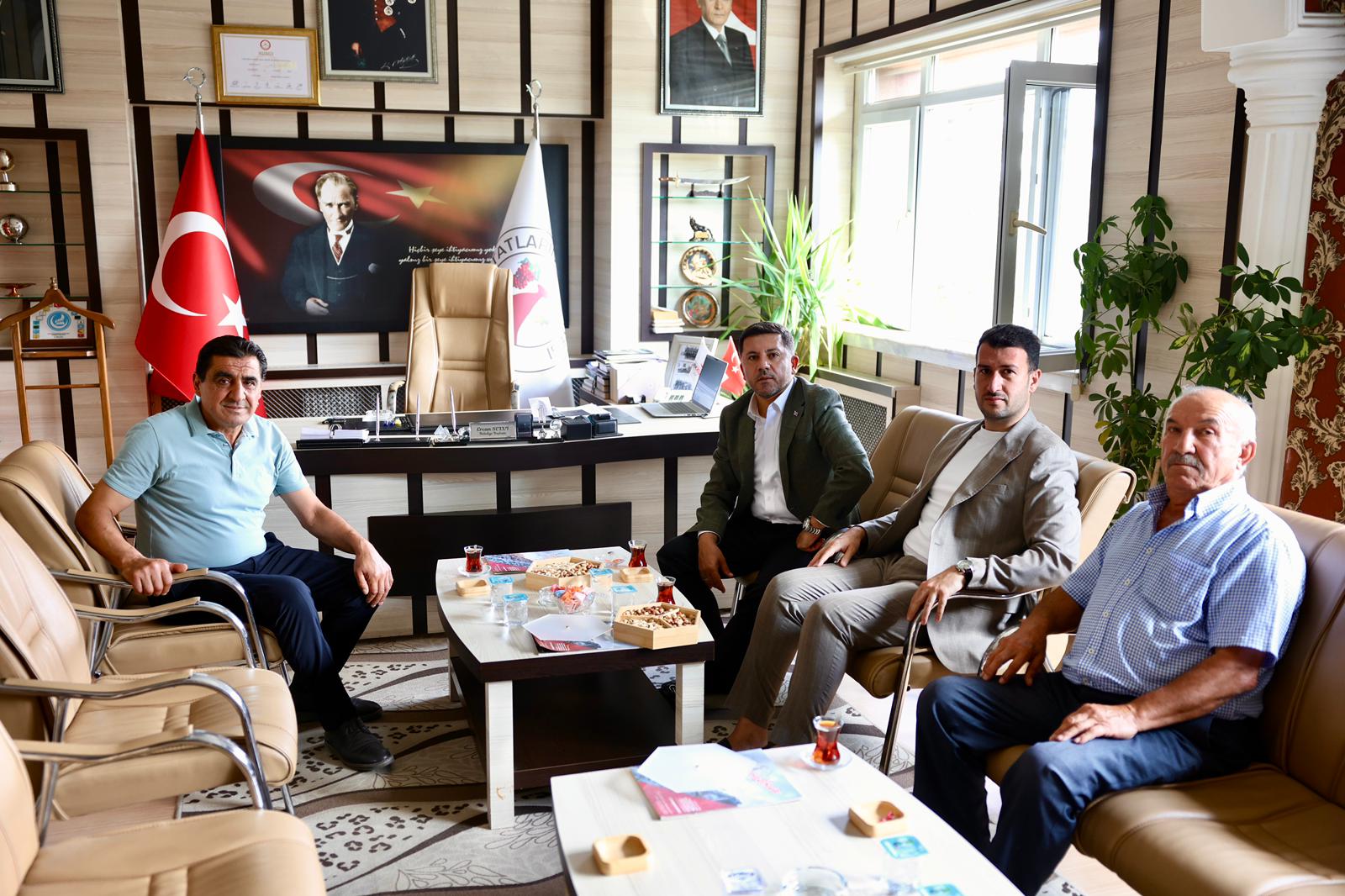 Başkan Arı Tatlarin Belediyesi’nde