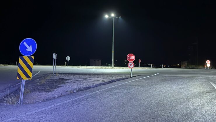Karapınar kavşağı karanlıktan kurtuldu