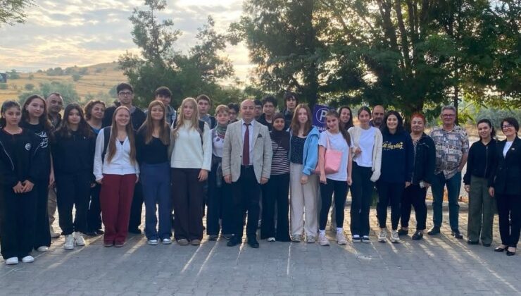 Altınyıldız Koleji Fen ve Anadolu Lisesi kardeş okul misafirlerini uğurladı