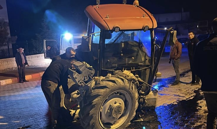 Derinkuyu’da korkutan kaza! Traktör 2ye bölündü