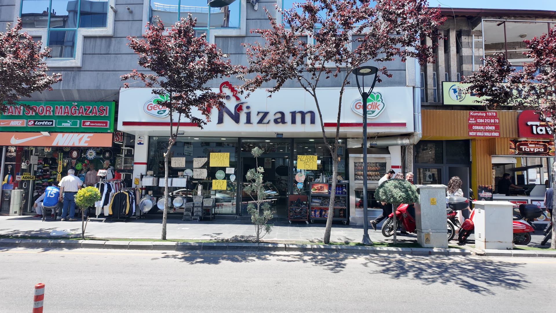 Nizam Tavukçuluk 30 yıllık tecrübesi ile göz kamaştırıyor