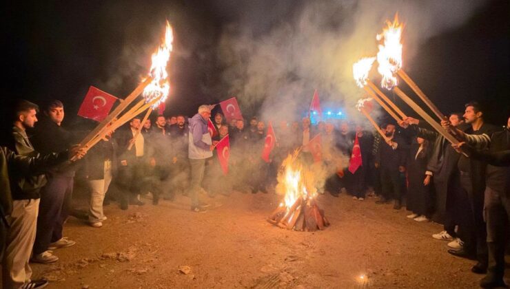 Ülkücüler Vadide Cumhuriyet Yürüyüşü Yaptı